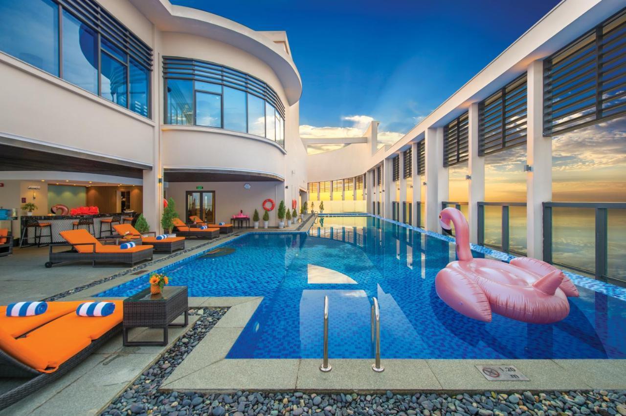 Luxury Beach Condo 5-Star, Rooftop Pool Дананг Экстерьер фото