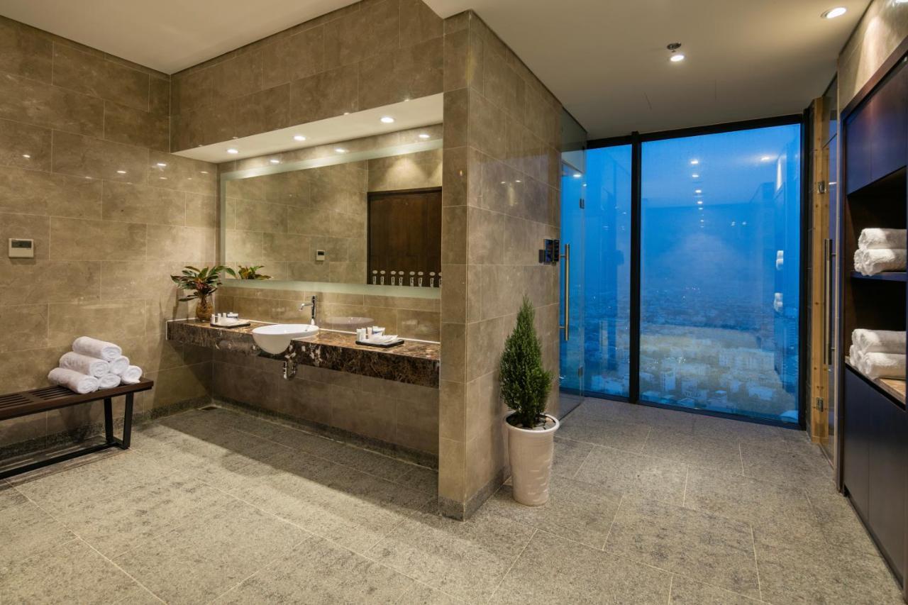 Luxury Beach Condo 5-Star, Rooftop Pool Дананг Экстерьер фото