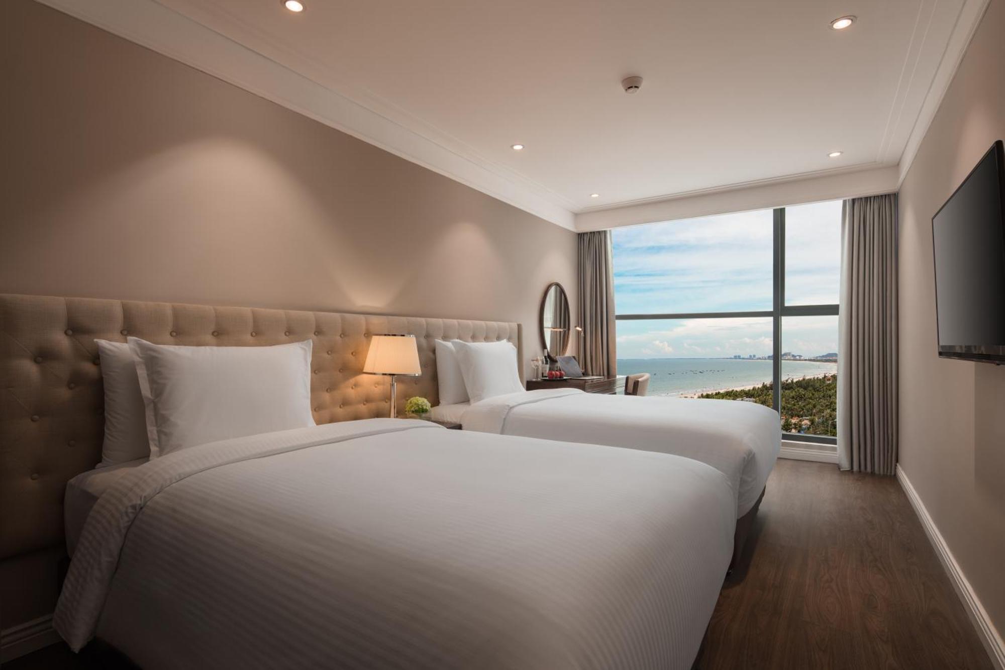 Luxury Beach Condo 5-Star, Rooftop Pool Дананг Экстерьер фото